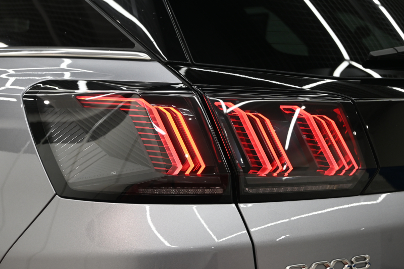 プジョー 3008 3008 GT ｴｸﾞｾﾞｸﾃｨﾌﾞｴﾃﾞｨｼｮﾝ　120台限定 後期ﾓﾃﾞﾙ ACC 黒革 ﾊﾟﾉﾗﾏSR 純正ﾃﾞｨｽﾌﾟﾚｲ 360ﾋﾞｼｮﾝ Carplay Blouetoothｵｰﾃﾞｨｵ ｺｰﾅｰｾﾝｻｰ LEDﾍｯﾄﾞﾗｲﾄ 自動Rｹﾞｰﾄ 純正18ｲﾝﾁAW　2年保証