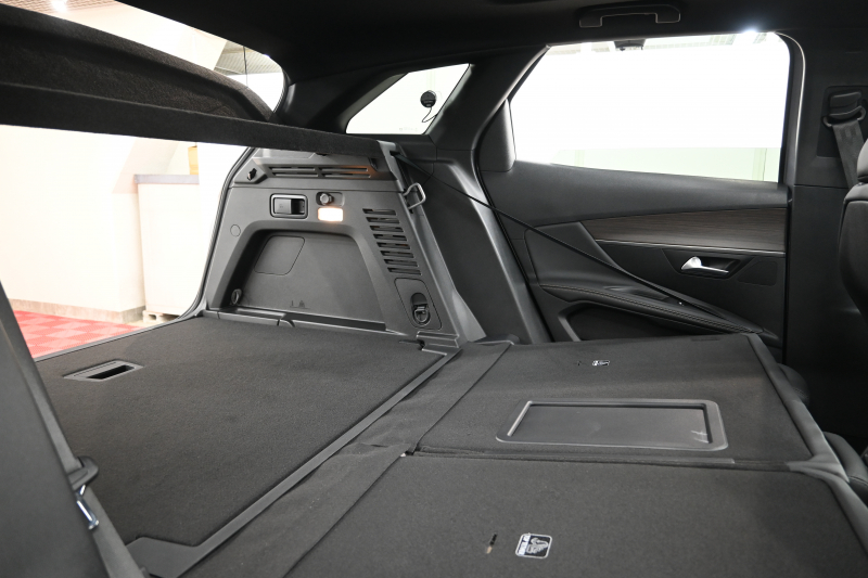 プジョー 3008 3008 GT ｴｸﾞｾﾞｸﾃｨﾌﾞｴﾃﾞｨｼｮﾝ　120台限定 後期ﾓﾃﾞﾙ ACC 黒革 ﾊﾟﾉﾗﾏSR 純正ﾃﾞｨｽﾌﾟﾚｲ 360ﾋﾞｼｮﾝ Carplay Blouetoothｵｰﾃﾞｨｵ ｺｰﾅｰｾﾝｻｰ LEDﾍｯﾄﾞﾗｲﾄ 自動Rｹﾞｰﾄ 純正18ｲﾝﾁAW　2年保証