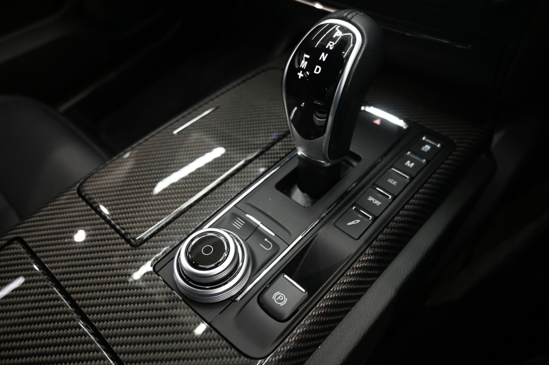マセラティ ギブリ ﾍﾞｰｽｸﾞﾚｰﾄﾞ　ACC BSM 黒革 ﾋｰﾀｰ ｻﾝﾙｰﾌ 8.4ｲﾝﾁﾅﾋﾞ TV 360ｶﾒﾗ Carplay Blouetoothｵｰﾃﾞｨｵ ｶｰﾎﾞﾝｲﾝﾃﾘｱ ｽｶｲﾌｯｸｻｽﾍﾟﾝｼｮﾝ Sportﾓｰﾄﾞ 純正OP21ｲﾝﾁﾁﾀｰﾉAW　2年保証