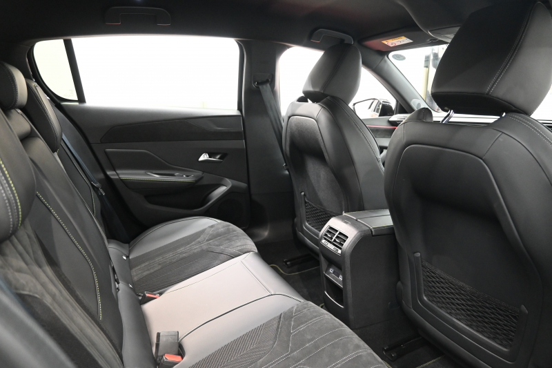 プジョー 308 GT ﾌﾞﾙｰHDi　ACC BSM ﾊｰﾌﾚｻﾞｰ ﾊﾟﾉﾗﾏSR 純正ﾅﾋﾞ CarPlay i-Connect 360ｶﾒﾗ LEDﾍｯﾄﾞﾗｲﾄ 純正18AW　2年保証付
