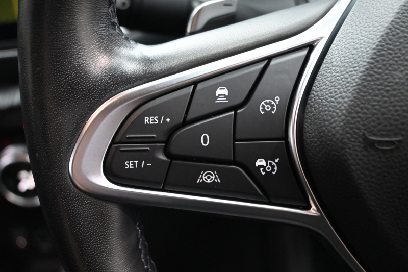 ルノー キャプチャー ｷｬﾌﾟﾁｬｰ ｲﾝﾃﾝｽﾃｯｸﾊﾟｯｸ　黒革 ﾋｰﾀｰ 純正ﾀｯﾁｽｸﾘｰﾝ 360ｶﾒﾗ Carplay Blouetoothｵｰﾃﾞｨｵ ｱﾀﾞﾌﾟﾃｨﾌﾞｸﾙｰｽﾞｺﾝﾄﾛｰﾙ LEDﾍｯﾄﾞﾗｲﾄ 純正18ｲﾝﾁAW　2年保証