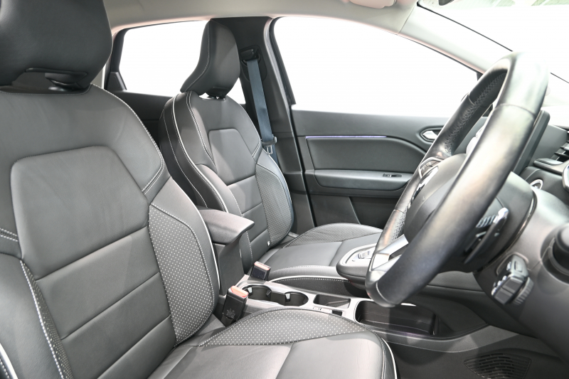 ルノー キャプチャー ｷｬﾌﾟﾁｬｰ ｲﾝﾃﾝｽﾃｯｸﾊﾟｯｸ　黒革 ﾋｰﾀｰ 純正ﾀｯﾁｽｸﾘｰﾝ 360ｶﾒﾗ Carplay Blouetoothｵｰﾃﾞｨｵ ｱﾀﾞﾌﾟﾃｨﾌﾞｸﾙｰｽﾞｺﾝﾄﾛｰﾙ LEDﾍｯﾄﾞﾗｲﾄ 純正18ｲﾝﾁAW　2年保証