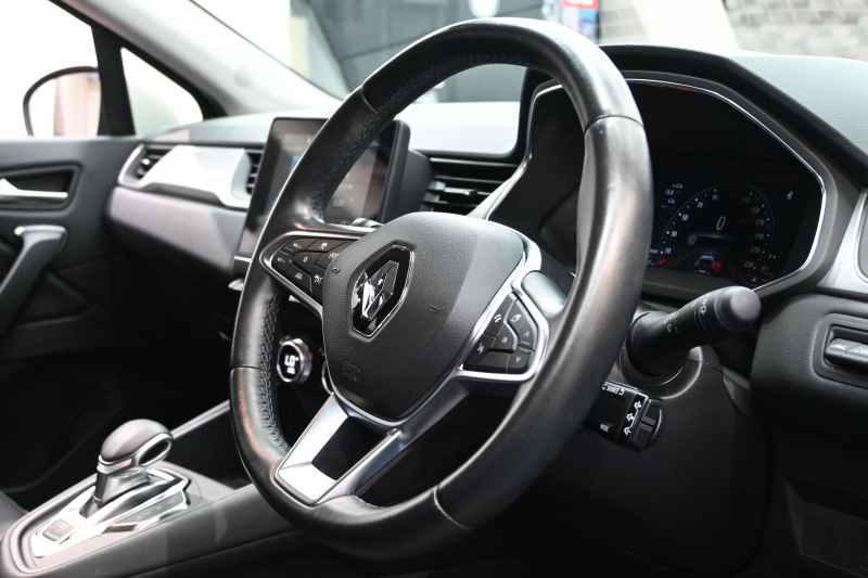 ルノー キャプチャー ｷｬﾌﾟﾁｬｰ ｲﾝﾃﾝｽﾃｯｸﾊﾟｯｸ　黒革 ﾋｰﾀｰ 純正ﾀｯﾁｽｸﾘｰﾝ 360ｶﾒﾗ Carplay Blouetoothｵｰﾃﾞｨｵ ｱﾀﾞﾌﾟﾃｨﾌﾞｸﾙｰｽﾞｺﾝﾄﾛｰﾙ LEDﾍｯﾄﾞﾗｲﾄ 純正18ｲﾝﾁAW　2年保証