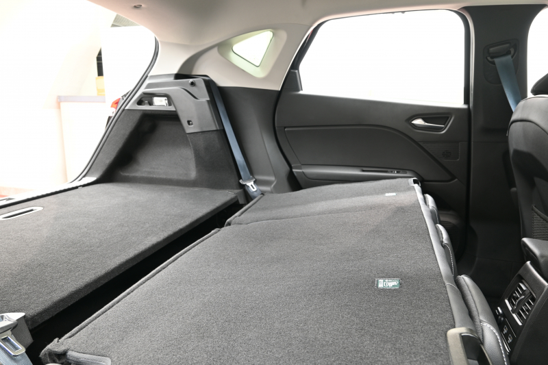 ルノー キャプチャー ｷｬﾌﾟﾁｬｰ ｲﾝﾃﾝｽﾃｯｸﾊﾟｯｸ　黒革 ﾋｰﾀｰ 純正ﾀｯﾁｽｸﾘｰﾝ 360ｶﾒﾗ Carplay Blouetoothｵｰﾃﾞｨｵ ｱﾀﾞﾌﾟﾃｨﾌﾞｸﾙｰｽﾞｺﾝﾄﾛｰﾙ LEDﾍｯﾄﾞﾗｲﾄ 純正18ｲﾝﾁAW　2年保証
