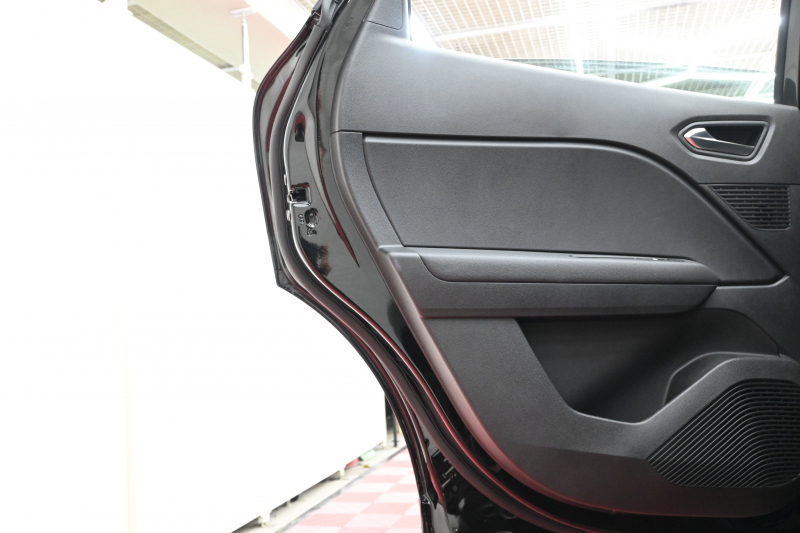 ルノー キャプチャー ｷｬﾌﾟﾁｬｰ ｲﾝﾃﾝｽﾃｯｸﾊﾟｯｸ　黒革 ﾋｰﾀｰ 純正ﾀｯﾁｽｸﾘｰﾝ 360ｶﾒﾗ Carplay Blouetoothｵｰﾃﾞｨｵ ｱﾀﾞﾌﾟﾃｨﾌﾞｸﾙｰｽﾞｺﾝﾄﾛｰﾙ LEDﾍｯﾄﾞﾗｲﾄ 純正18ｲﾝﾁAW　2年保証