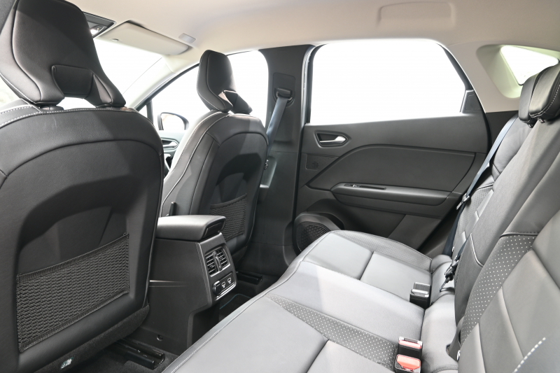 ルノー キャプチャー ｷｬﾌﾟﾁｬｰ ｲﾝﾃﾝｽﾃｯｸﾊﾟｯｸ　黒革 ﾋｰﾀｰ 純正ﾀｯﾁｽｸﾘｰﾝ 360ｶﾒﾗ Carplay Blouetoothｵｰﾃﾞｨｵ ｱﾀﾞﾌﾟﾃｨﾌﾞｸﾙｰｽﾞｺﾝﾄﾛｰﾙ LEDﾍｯﾄﾞﾗｲﾄ 純正18ｲﾝﾁAW　2年保証