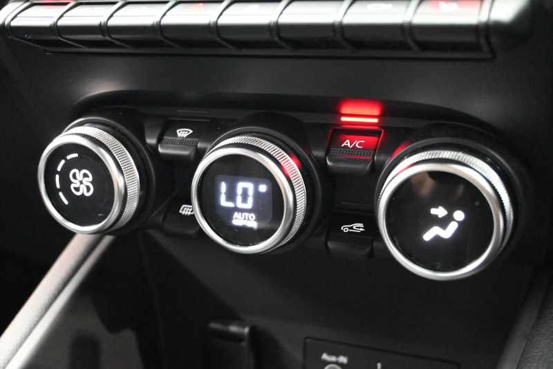 ルノー キャプチャー ｷｬﾌﾟﾁｬｰ ｲﾝﾃﾝｽﾃｯｸﾊﾟｯｸ　黒革 ﾋｰﾀｰ 純正ﾀｯﾁｽｸﾘｰﾝ 360ｶﾒﾗ Carplay Blouetoothｵｰﾃﾞｨｵ ｱﾀﾞﾌﾟﾃｨﾌﾞｸﾙｰｽﾞｺﾝﾄﾛｰﾙ LEDﾍｯﾄﾞﾗｲﾄ 純正18ｲﾝﾁAW　2年保証