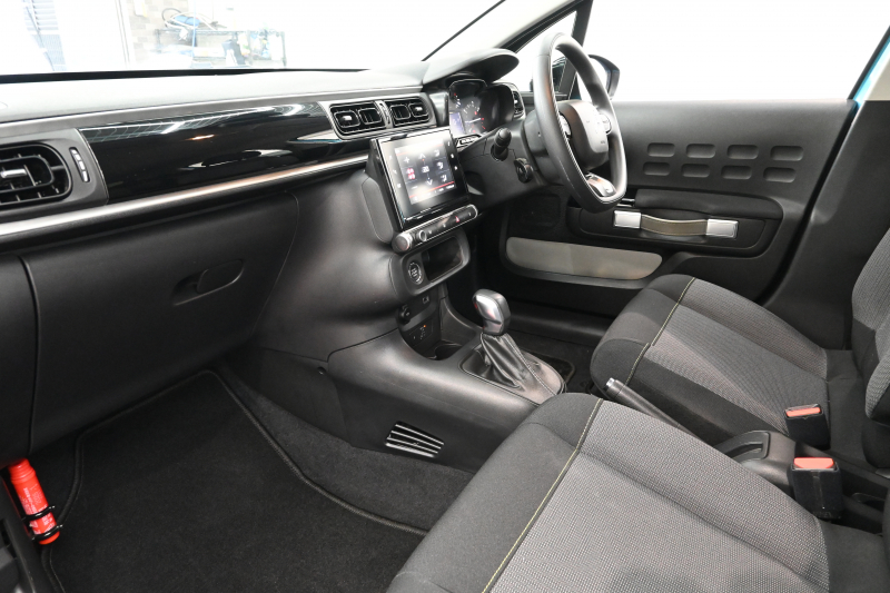 シトロエン C3 ﾌｨｰﾙ　1ｵｰﾅｰ 正規D車 黒布ｼｰﾄ 純正ｵｰﾃﾞｨｵﾓﾆﾀｰ Carplay Blouetoothｵｰﾃﾞｨｵ LEDﾍｯﾄﾞﾗｲﾄ ｱｸﾃｨﾌﾞｾｰﾌﾃｨﾌﾞﾚｰｷ　2年保証