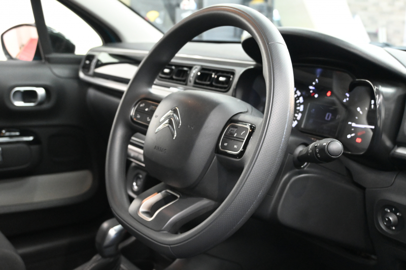 シトロエン C3 ﾌｨｰﾙ　1ｵｰﾅｰ 正規D車 黒布ｼｰﾄ 純正ｵｰﾃﾞｨｵﾓﾆﾀｰ Carplay Blouetoothｵｰﾃﾞｨｵ LEDﾍｯﾄﾞﾗｲﾄ ｱｸﾃｨﾌﾞｾｰﾌﾃｨﾌﾞﾚｰｷ　2年保証