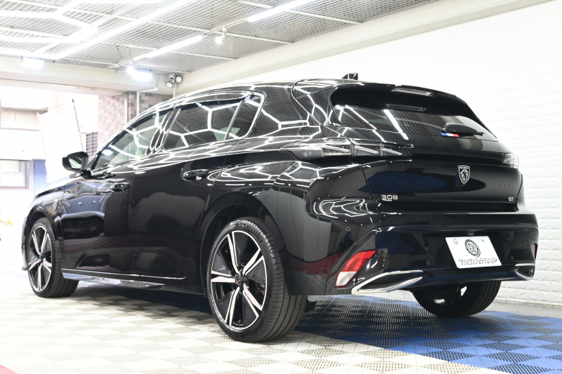 プジョー 308 GT ﾌﾞﾙｰHDi　 正規D車 有償色 ﾌﾞﾗｯｸﾚｻﾞｰ/ｱﾙｶﾝﾀﾗｼｰﾄ ﾋｰﾀｰ 純正ﾀｯﾁｽｸﾘｰﾝﾅﾋﾞ 360ｶﾒﾗ CarPlay ｱﾀﾞﾌﾟﾃｨﾌﾞｸﾙｰｽﾞｺﾝﾄﾛｰﾙ LEDﾍｯﾄﾞﾗｲﾄ 純正18ｲﾝﾁAW　2年保証付