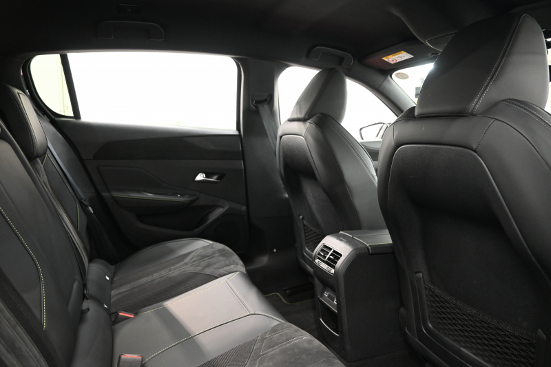 プジョー 308 GT ﾌﾞﾙｰHDi　 正規D車 有償色 ﾌﾞﾗｯｸﾚｻﾞｰ/ｱﾙｶﾝﾀﾗｼｰﾄ ﾋｰﾀｰ 純正ﾀｯﾁｽｸﾘｰﾝﾅﾋﾞ 360ｶﾒﾗ CarPlay ｱﾀﾞﾌﾟﾃｨﾌﾞｸﾙｰｽﾞｺﾝﾄﾛｰﾙ LEDﾍｯﾄﾞﾗｲﾄ 純正18ｲﾝﾁAW　2年保証付