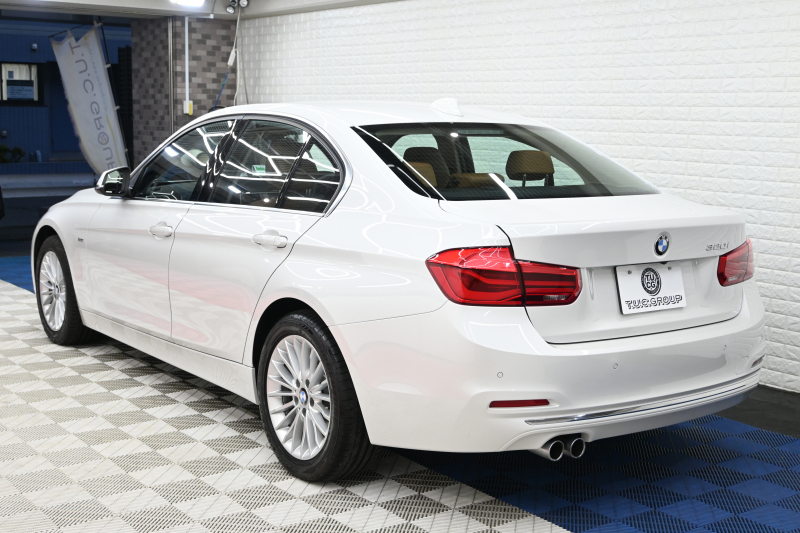 BMW 3シリーズ 320i ﾗｸﾞｼﾞｭｱﾘｰ　後期ﾓﾃﾞﾙ 1ｵｰﾅｰ ﾌﾞﾗｳﾝﾚｻﾞｰ IDriveﾅﾋﾞ ﾊﾞｯｸｶﾒﾗ Blouetoothｵｰﾃﾞｨｵ ｱﾀﾞﾌﾟﾃｨﾌﾞｸﾙｰｽﾞｺﾝﾄﾛｰﾙ LEDﾍｯﾄﾞﾗｲﾄ ﾊﾟｰｷﾝｸﾞｾﾝｻｰ 純正17ｲﾝﾁAW　2年保証