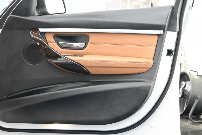 BMW 3シリーズ 320i ﾗｸﾞｼﾞｭｱﾘｰ　後期ﾓﾃﾞﾙ 1ｵｰﾅｰ ﾌﾞﾗｳﾝﾚｻﾞｰ IDriveﾅﾋﾞ ﾊﾞｯｸｶﾒﾗ Blouetoothｵｰﾃﾞｨｵ ｱﾀﾞﾌﾟﾃｨﾌﾞｸﾙｰｽﾞｺﾝﾄﾛｰﾙ LEDﾍｯﾄﾞﾗｲﾄ ﾊﾟｰｷﾝｸﾞｾﾝｻｰ 純正17ｲﾝﾁAW　2年保証