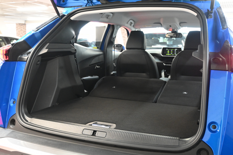 プジョー 2008 ｱﾘｭｰﾙ　 ACC LKA LPA CarPlay Pｽﾀ ECO ｺﾝﾋﾞﾚｻﾞｰ 7ｲﾝﾁﾀｯﾁｽｸﾘｰﾝ Bｶﾒﾗ ﾜｲﾔﾚｽ充電器 純正17ｲﾝﾁAW　2年保証付