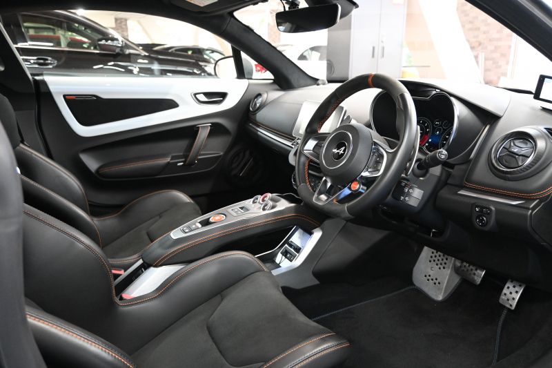 アルピーヌ A110 S　Pｽﾀ iｽﾄｯﾌﾟ ｸﾙｺﾝ PTS Sabelt製ﾊﾞｹｯﾄｼｰﾄ ｱﾙｶﾝﾀｰﾗﾙｰﾌﾗｲﾅｰ 7ｲﾝﾁｽｸﾘｰﾝ ﾅﾋﾞTV BTｵｰﾃﾞｨｵ Carpaly Bｶﾒﾗ Focalｽﾋﾟｰｶｰ ﾌﾞﾚﾝﾎﾞｷｬﾘﾊﾟｰ ｶｰﾎﾞﾝR 純正18AW　2年保証付