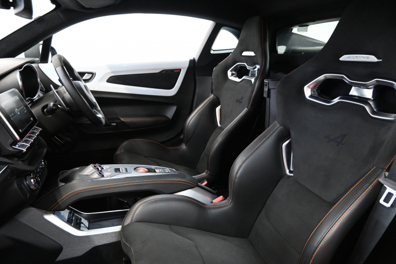 アルピーヌ A110 S　Pｽﾀ iｽﾄｯﾌﾟ ｸﾙｺﾝ PTS Sabelt製ﾊﾞｹｯﾄｼｰﾄ ｱﾙｶﾝﾀｰﾗﾙｰﾌﾗｲﾅｰ 7ｲﾝﾁｽｸﾘｰﾝ ﾅﾋﾞTV BTｵｰﾃﾞｨｵ Carpaly Bｶﾒﾗ Focalｽﾋﾟｰｶｰ ﾌﾞﾚﾝﾎﾞｷｬﾘﾊﾟｰ ｶｰﾎﾞﾝR 純正18AW　2年保証付