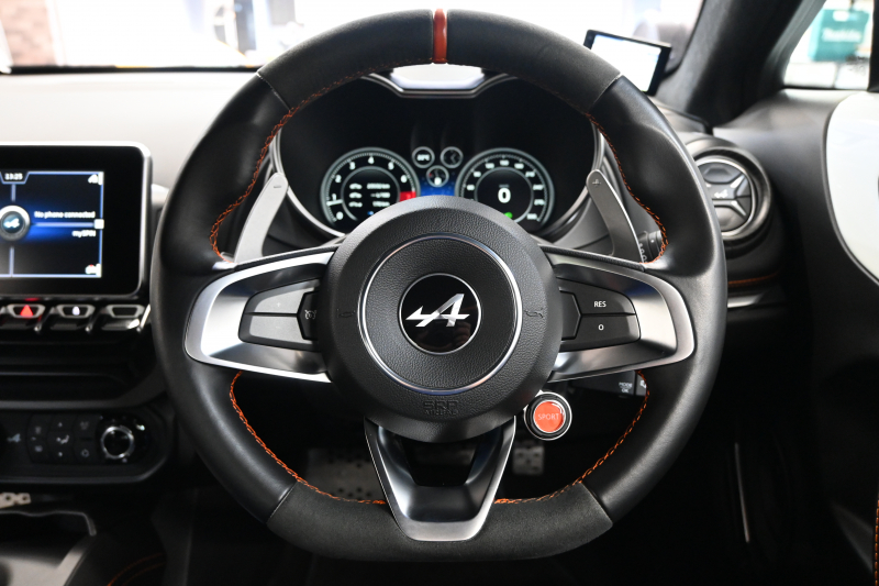 アルピーヌ A110 S　Pｽﾀ iｽﾄｯﾌﾟ ｸﾙｺﾝ PTS Sabelt製ﾊﾞｹｯﾄｼｰﾄ ｱﾙｶﾝﾀｰﾗﾙｰﾌﾗｲﾅｰ 7ｲﾝﾁｽｸﾘｰﾝ ﾅﾋﾞTV BTｵｰﾃﾞｨｵ Carpaly Bｶﾒﾗ Focalｽﾋﾟｰｶｰ ﾌﾞﾚﾝﾎﾞｷｬﾘﾊﾟｰ ｶｰﾎﾞﾝR 純正18AW　2年保証付