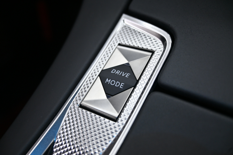 DSオートモビル DS7 ｸﾛｽﾊﾞｯｸ ｵﾍﾟﾗ　Pｽﾀ ACC BSM  LKA ﾅｲﾄﾋﾞｼﾞｮﾝ ﾊﾟﾉﾗﾏSR  黒革 ﾋｰﾀｰ&ﾍﾞﾝﾁﾚｰﾀｰ 純正ﾅﾋﾞ BTｵｰﾃﾞｨｵ Carpaly ﾃﾞｼﾞﾀﾙｲﾝﾅｰﾐﾗ‐ 純正20ｲﾝﾁAW　2年保証付