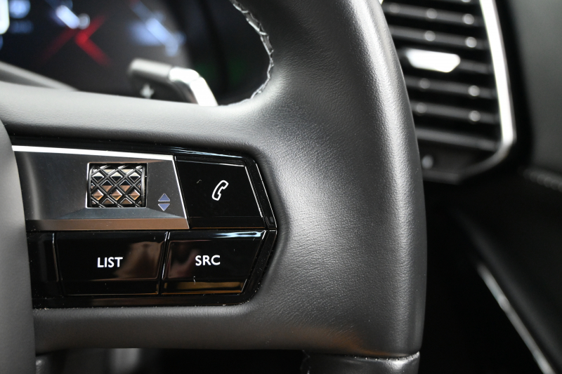 DSオートモビル DS7 ｸﾛｽﾊﾞｯｸ ｵﾍﾟﾗ　Pｽﾀ ACC BSM  LKA ﾅｲﾄﾋﾞｼﾞｮﾝ ﾊﾟﾉﾗﾏSR  黒革 ﾋｰﾀｰ&ﾍﾞﾝﾁﾚｰﾀｰ 純正ﾅﾋﾞ BTｵｰﾃﾞｨｵ Carpaly ﾃﾞｼﾞﾀﾙｲﾝﾅｰﾐﾗ‐ 純正20ｲﾝﾁAW　2年保証付