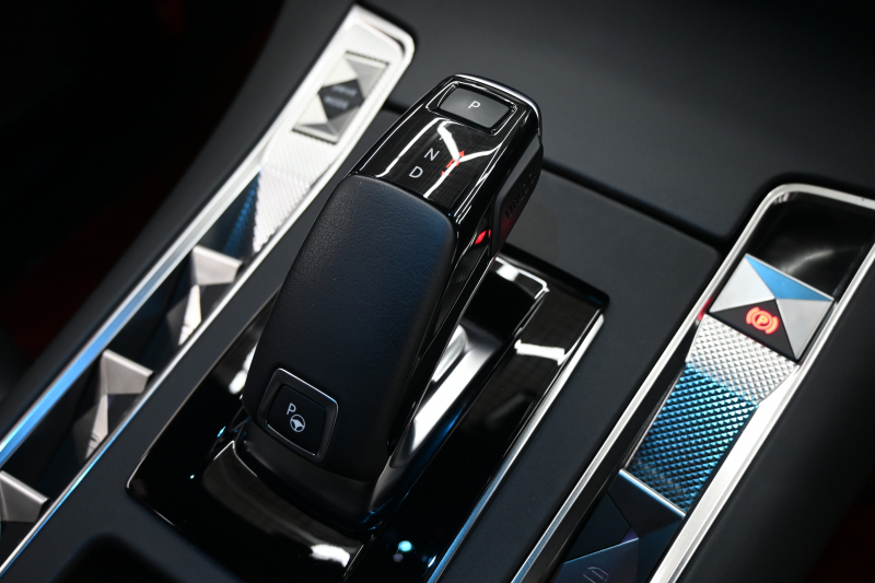 DSオートモビル DS7 ｸﾛｽﾊﾞｯｸ ｵﾍﾟﾗ　Pｽﾀ ACC BSM  LKA ﾅｲﾄﾋﾞｼﾞｮﾝ ﾊﾟﾉﾗﾏSR  黒革 ﾋｰﾀｰ&ﾍﾞﾝﾁﾚｰﾀｰ 純正ﾅﾋﾞ BTｵｰﾃﾞｨｵ Carpaly ﾃﾞｼﾞﾀﾙｲﾝﾅｰﾐﾗ‐ 純正20ｲﾝﾁAW　2年保証付