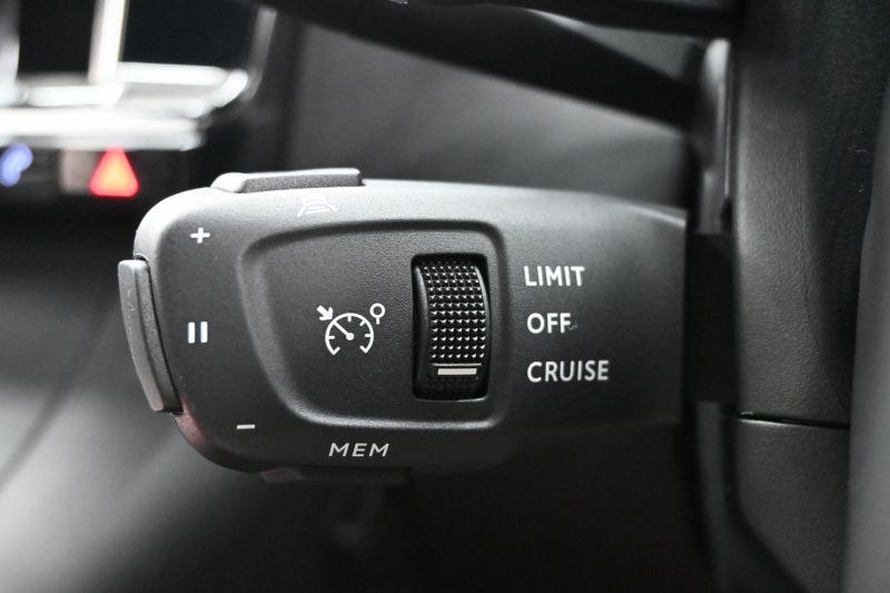 DSオートモビル DS7 ｸﾛｽﾊﾞｯｸ ｵﾍﾟﾗ　Pｽﾀ ACC BSM  LKA ﾅｲﾄﾋﾞｼﾞｮﾝ ﾊﾟﾉﾗﾏSR  黒革 ﾋｰﾀｰ&ﾍﾞﾝﾁﾚｰﾀｰ 純正ﾅﾋﾞ BTｵｰﾃﾞｨｵ Carpaly ﾃﾞｼﾞﾀﾙｲﾝﾅｰﾐﾗ‐ 純正20ｲﾝﾁAW　2年保証付