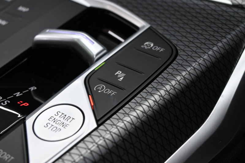 BMW 3シリーズ 320d XDrive ﾂｰﾘﾝｸﾞ Mｽﾎﾟｰﾂ　1ｵﾅ ﾊﾟﾉﾗﾏR ｲﾝﾃﾘS ACC LKA/LDW ﾊｰﾌ革 純正ﾅﾋﾞTV Carplay Mｴｱﾛ&18ｲﾝﾁAW LED　2年保証付