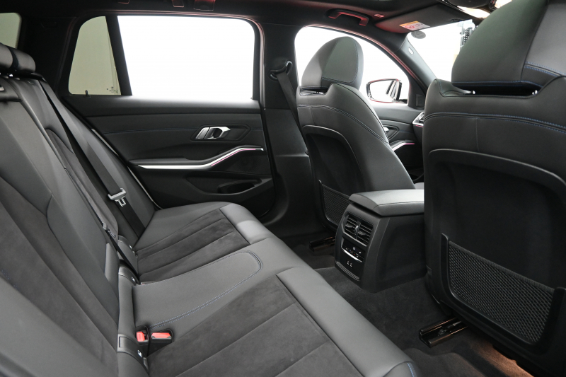 BMW 3シリーズ 320d XDrive ﾂｰﾘﾝｸﾞ Mｽﾎﾟｰﾂ　1ｵﾅ ﾊﾟﾉﾗﾏR ｲﾝﾃﾘS ACC LKA/LDW ﾊｰﾌ革 純正ﾅﾋﾞTV Carplay Mｴｱﾛ&18ｲﾝﾁAW LED　2年保証付