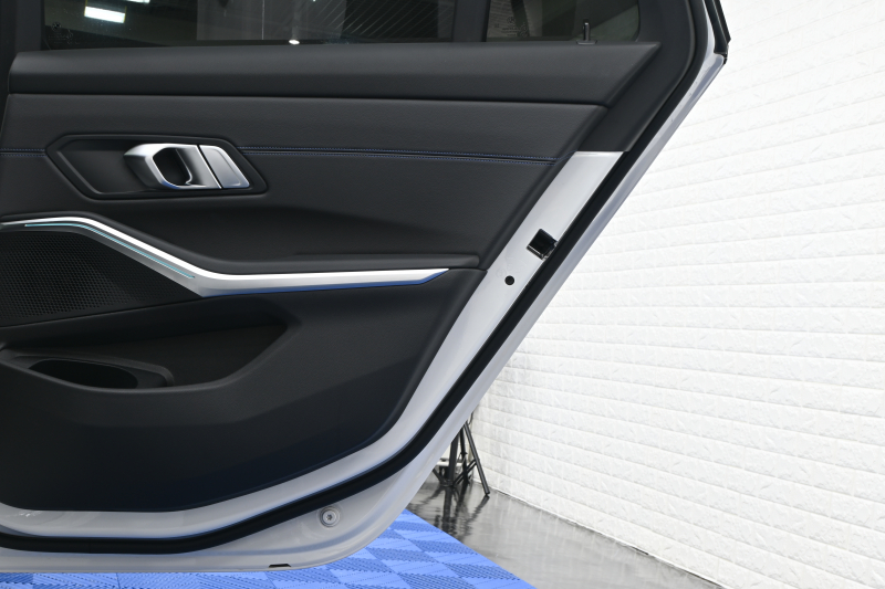 BMW 3シリーズ 320d XDrive ﾂｰﾘﾝｸﾞ Mｽﾎﾟｰﾂ　1ｵﾅ ﾊﾟﾉﾗﾏR ｲﾝﾃﾘS ACC LKA/LDW ﾊｰﾌ革 純正ﾅﾋﾞTV Carplay Mｴｱﾛ&18ｲﾝﾁAW LED　2年保証付