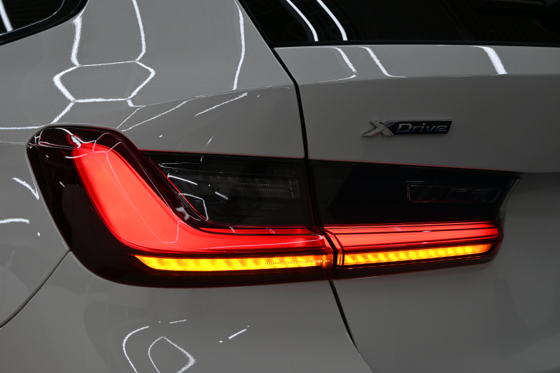 BMW 3シリーズ 320d XDrive ﾂｰﾘﾝｸﾞ Mｽﾎﾟｰﾂ　1ｵﾅ ﾊﾟﾉﾗﾏR ｲﾝﾃﾘS ACC LKA/LDW ﾊｰﾌ革 純正ﾅﾋﾞTV Carplay Mｴｱﾛ&18ｲﾝﾁAW LED　2年保証付