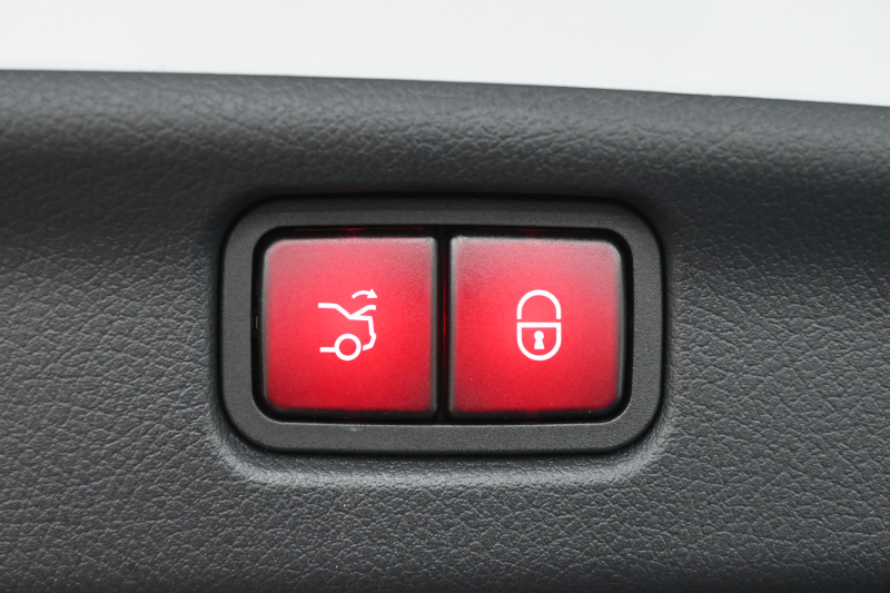 メルセデスベンツ Cクラス C200AVG AMGﾗｲﾝ ﾚｻﾞｰEXｸﾙ&ﾍﾞｰｼｯｸP ﾚｰﾀﾞｰP　ACC Pｽﾀ ECO  赤/黒革 ﾊﾟﾉﾗﾏR HDDﾅﾋﾞTV 360ｶﾒﾗ Carplay AMGｴｱﾛ&18ｲﾝﾁAW LED　新車保証付