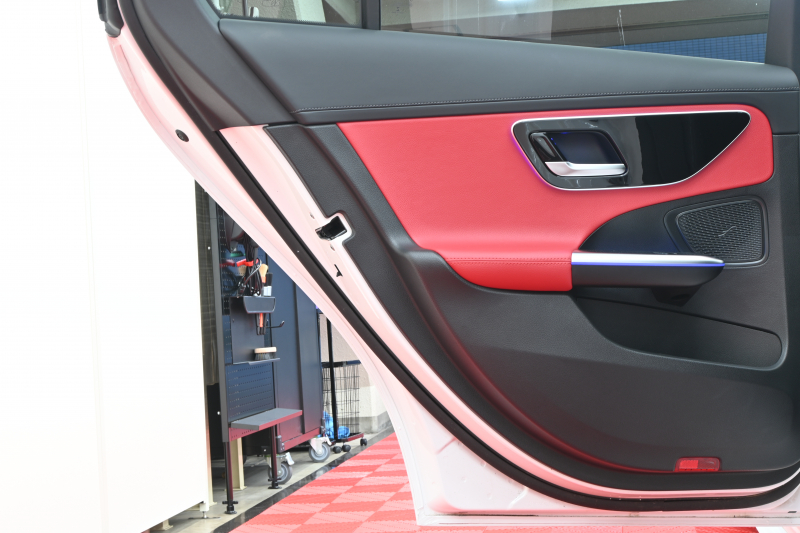 メルセデスベンツ Cクラス C200AVG AMGﾗｲﾝ ﾚｻﾞｰEXｸﾙ&ﾍﾞｰｼｯｸP ﾚｰﾀﾞｰP　ACC Pｽﾀ ECO  赤/黒革 ﾊﾟﾉﾗﾏR HDDﾅﾋﾞTV 360ｶﾒﾗ Carplay AMGｴｱﾛ&18ｲﾝﾁAW LED　新車保証付