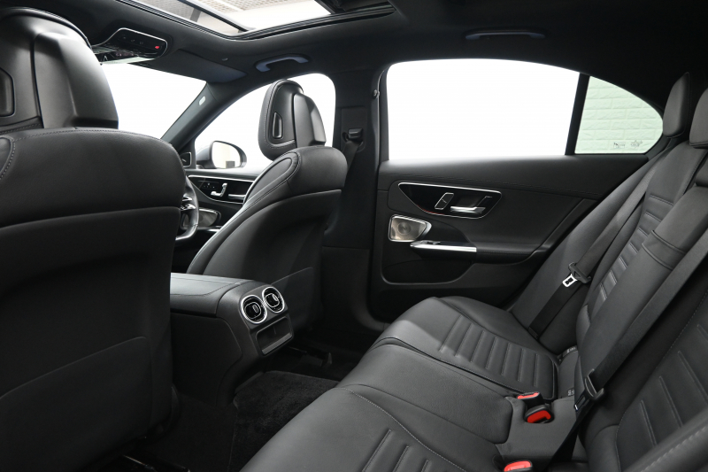 メルセデスベンツ Cクラス C220d AVG AMGﾗｲﾝ ﾚｻﾞｰEXｸﾙ&ﾍﾞｰｼｯｸP ﾚｰﾀﾞｰP　ACC ﾘｱｱｸｽﾙ Pｽﾀ ECO  黒革 ﾊﾟﾉﾗﾏR HDDﾅﾋﾞTV 360ｶﾒﾗ Carplay AMGｴｱﾛ&18ｲﾝﾁAW LED　新車保証付