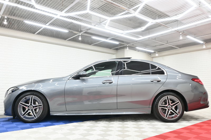 メルセデスベンツ Cクラス C220d AVG AMGﾗｲﾝ ﾚｻﾞｰEXｸﾙ&ﾍﾞｰｼｯｸP ﾚｰﾀﾞｰP　ACC ﾘｱｱｸｽﾙ Pｽﾀ ECO  黒革 ﾊﾟﾉﾗﾏR HDDﾅﾋﾞTV 360ｶﾒﾗ Carplay AMGｴｱﾛ&18ｲﾝﾁAW LED　新車保証付