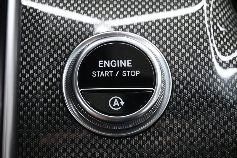 メルセデスベンツ Cクラス C220d AVG AMGﾗｲﾝ ﾚｻﾞｰEXｸﾙ&ﾍﾞｰｼｯｸP ﾚｰﾀﾞｰP　ACC ﾘｱｱｸｽﾙ Pｽﾀ ECO  黒革 ﾊﾟﾉﾗﾏR HDDﾅﾋﾞTV 360ｶﾒﾗ Carplay AMGｴｱﾛ&18ｲﾝﾁAW LED　新車保証付