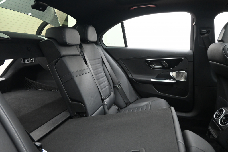 メルセデスベンツ Cクラス C220d AVG AMGﾗｲﾝ ﾚｻﾞｰEXｸﾙ&ﾍﾞｰｼｯｸP ﾚｰﾀﾞｰP　ACC ﾘｱｱｸｽﾙ Pｽﾀ ECO  黒革 ﾊﾟﾉﾗﾏR HDDﾅﾋﾞTV 360ｶﾒﾗ Carplay AMGｴｱﾛ&18ｲﾝﾁAW LED　新車保証付