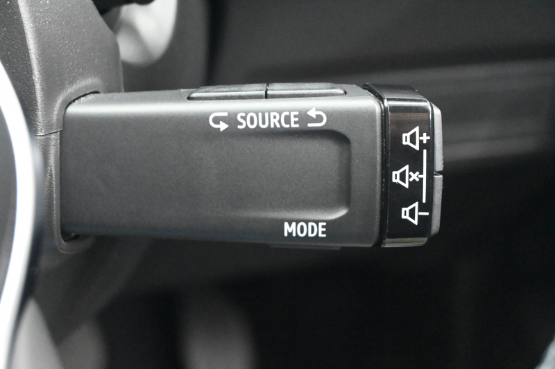 ルノー キャプチャー ｲﾝﾃﾝｽ ﾃｯｸﾊﾟｯｸ　Pｽﾀ ACC ECO ｱｸﾃｨﾌﾞﾌﾞﾚｰｷ 黒革 ﾋｰﾀｰ BTｵｰﾃﾞｨｵ Carplay 純正18ｲﾝﾁAW ﾌﾞﾗｲﾝﾄﾞｽﾎﾟｯﾄﾓﾆﾀｰ LEDﾗｲﾄ 　2年保証付