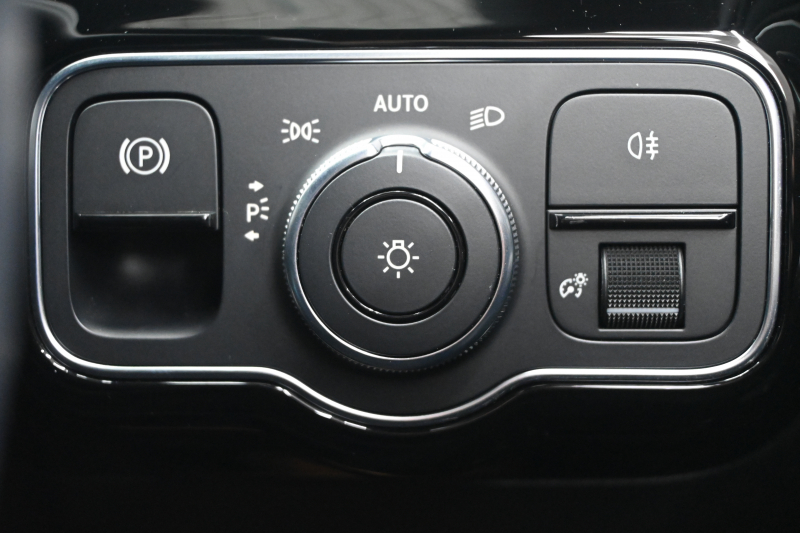 メルセデスベンツ Aクラス A220d ﾚｰﾀﾞｰｾｰﾌﾃｨPKG　1ｵﾅ Pｽﾀ ECO ACC ﾊｰﾌﾚｻﾞｰ ｼｰﾄﾋｰﾀｰ HDDﾅﾋﾞTV Carplay BTｵｰﾃﾞｨｵ  純正16ｲﾝﾁAW Meｺﾈｸﾄ　2年保証付