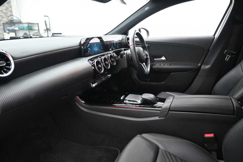 メルセデスベンツ Aクラス A220d ﾚｰﾀﾞｰｾｰﾌﾃｨPKG　1ｵﾅ Pｽﾀ ECO ACC ﾊｰﾌﾚｻﾞｰ ｼｰﾄﾋｰﾀｰ HDDﾅﾋﾞTV Carplay BTｵｰﾃﾞｨｵ  純正16ｲﾝﾁAW Meｺﾈｸﾄ　2年保証付