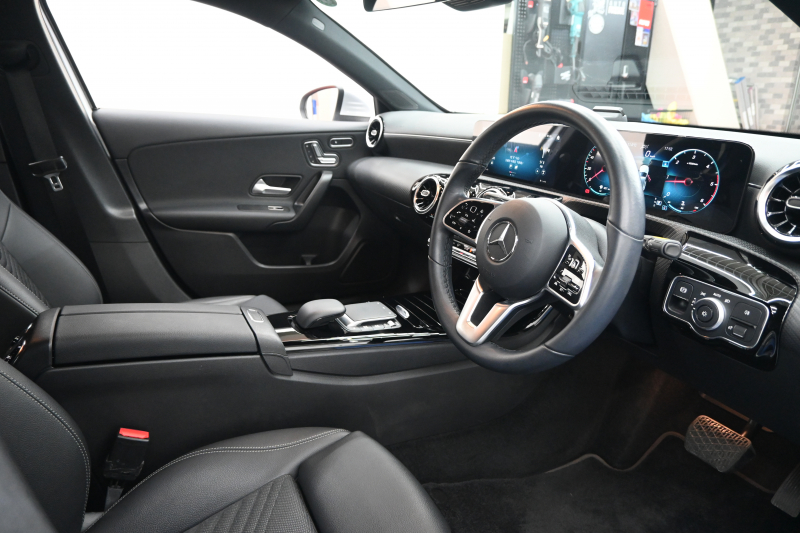 メルセデスベンツ Aクラス A220d ﾚｰﾀﾞｰｾｰﾌﾃｨPKG　1ｵﾅ Pｽﾀ ECO ACC ﾊｰﾌﾚｻﾞｰ ｼｰﾄﾋｰﾀｰ HDDﾅﾋﾞTV Carplay BTｵｰﾃﾞｨｵ  純正16ｲﾝﾁAW Meｺﾈｸﾄ　2年保証付