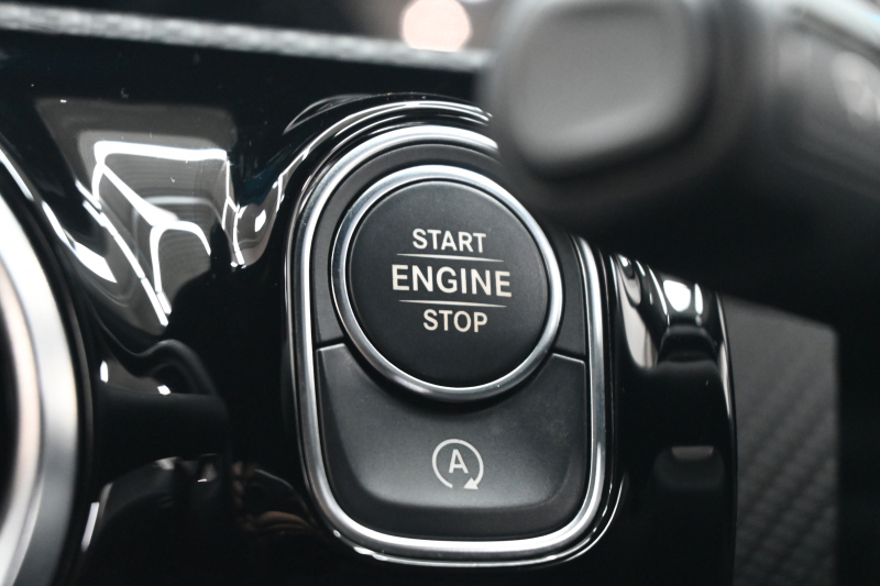 メルセデスベンツ Aクラス A220d ﾚｰﾀﾞｰｾｰﾌﾃｨPKG　1ｵﾅ Pｽﾀ ECO ACC ﾊｰﾌﾚｻﾞｰ ｼｰﾄﾋｰﾀｰ HDDﾅﾋﾞTV Carplay BTｵｰﾃﾞｨｵ  純正16ｲﾝﾁAW Meｺﾈｸﾄ　2年保証付