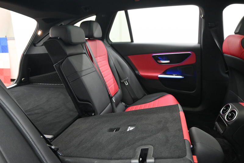 メルセデスベンツ Cクラス C220dｽﾃｰｼｮﾝﾜｺﾞﾝAVG AMGﾗｲﾝ ﾚｻﾞｰEXｸﾙ&ﾍﾞｰｼｯｸP RSP　1ｵﾅ 赤×黒革ﾊﾟﾉﾗﾏR HDDﾅﾋﾞTV Carplay AMGｴｱﾛ&18ｲﾝﾁAW 新車保証継承可