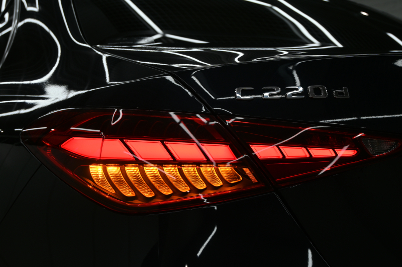 メルセデスベンツ Cクラス C220d AVG AMGﾗｲﾝ ﾚｻﾞｰEXｸﾙ&ﾍﾞｰｼｯｸP ﾚｰﾀﾞｰP　ACC Pｽﾀ ECO  黒革 ﾊﾟﾉﾗﾏR HDDﾅﾋﾞTV 360ｶﾒﾗ Carplay AMGｴｱﾛ&18ｲﾝﾁAW LED　新車保証付