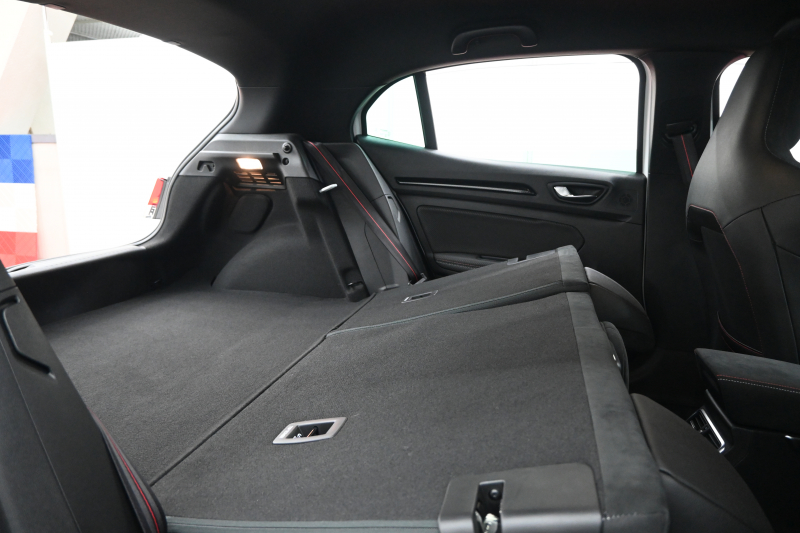 ルノー メガーヌ ﾙﾉｰｽﾎﾟｰﾙ　1ｵｰﾅｰ ACC Pｽﾀ ｱｸﾃｨﾌﾞｴﾏｰｼﾞｪﾝｼｰﾌﾞﾚｰｷ ｱﾙｶﾝﾀﾗｽﾎﾟｰﾂﾄｼｰﾄ 純正ﾃﾞｨｽﾌﾟﾚｲｵｰﾃﾞｨｵ Carplay Bｶﾒﾗ RSﾓｰﾄﾞ 純正19ｲﾝﾁAW　2年保証付