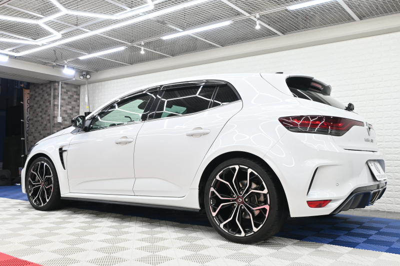 ルノー メガーヌ ﾙﾉｰｽﾎﾟｰﾙ　1ｵｰﾅｰ ACC Pｽﾀ ｱｸﾃｨﾌﾞｴﾏｰｼﾞｪﾝｼｰﾌﾞﾚｰｷ ｱﾙｶﾝﾀﾗｽﾎﾟｰﾂﾄｼｰﾄ 純正ﾃﾞｨｽﾌﾟﾚｲｵｰﾃﾞｨｵ Carplay Bｶﾒﾗ RSﾓｰﾄﾞ 純正19ｲﾝﾁAW　2年保証付