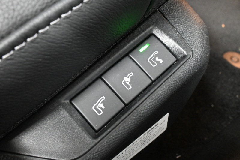 シトロエン C4 E-C4 ｼｬｲﾝ　☆期間限定掲載☆ 1ｵｰﾅｰ 急速充電対応 ACC BSM ﾍｯﾄﾞｱｯﾌﾟﾃﾞｨｽﾌﾟﾚｲ 黒革 ｻﾝﾙｰﾌ 10ｲﾝﾁﾀｯﾁｽｸﾘｰﾝ Carplay LEDﾍｯﾄﾞﾗｲﾄ 18ｲﾝﾁAW　新車保証