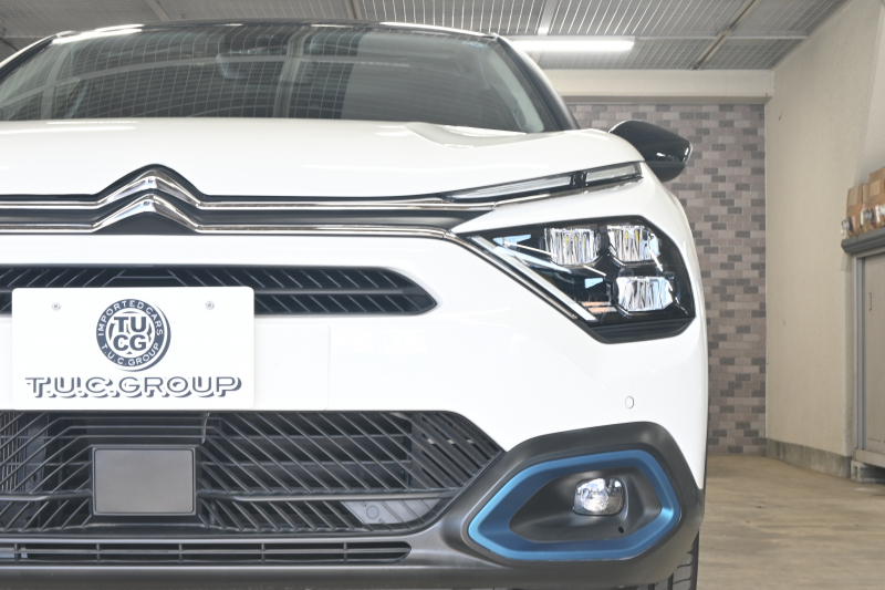 シトロエン C4 E-C4 ｼｬｲﾝ　☆期間限定掲載☆ 1ｵｰﾅｰ 急速充電対応 ACC BSM ﾍｯﾄﾞｱｯﾌﾟﾃﾞｨｽﾌﾟﾚｲ 黒革 ｻﾝﾙｰﾌ 10ｲﾝﾁﾀｯﾁｽｸﾘｰﾝ Carplay LEDﾍｯﾄﾞﾗｲﾄ 18ｲﾝﾁAW　新車保証