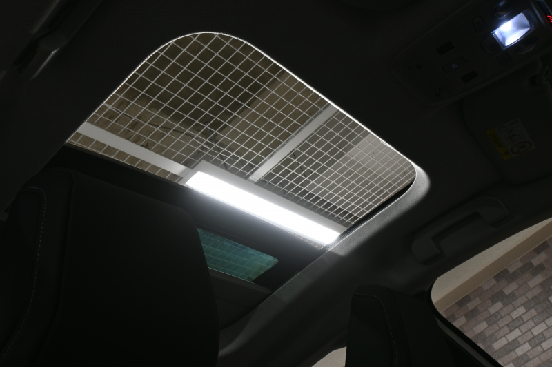 シトロエン C4 E-C4 ｼｬｲﾝ　☆期間限定掲載☆ 1ｵｰﾅｰ 急速充電対応 ACC BSM ﾍｯﾄﾞｱｯﾌﾟﾃﾞｨｽﾌﾟﾚｲ 黒革 ｻﾝﾙｰﾌ 10ｲﾝﾁﾀｯﾁｽｸﾘｰﾝ Carplay LEDﾍｯﾄﾞﾗｲﾄ 18ｲﾝﾁAW　新車保証