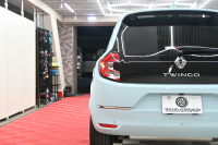 ルノー トゥインゴ ｲﾝﾃﾝｽ　1ｵﾅ ECO機能 ｸﾙｺﾝ LDW 黒×白ﾚｻﾞｰ調×ﾌｧﾌﾞﾘｯｸｼｰﾄ 純正ﾀｯﾁｽｸﾘｰﾝ Carplay Bｶﾒﾗ 16ｲﾝﾁｱﾛｲﾎｲｰﾙ ﾌﾞﾗﾝｲﾝﾃﾘｱ　2年保証付