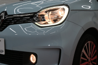 ルノー トゥインゴ ｲﾝﾃﾝｽ　1ｵﾅ ECO機能 ｸﾙｺﾝ LDW 黒×白ﾚｻﾞｰ調×ﾌｧﾌﾞﾘｯｸｼｰﾄ 純正ﾀｯﾁｽｸﾘｰﾝ Carplay Bｶﾒﾗ 16ｲﾝﾁｱﾛｲﾎｲｰﾙ ﾌﾞﾗﾝｲﾝﾃﾘｱ　2年保証付