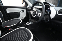 ルノー トゥインゴ ｲﾝﾃﾝｽ　1ｵﾅ ECO機能 ｸﾙｺﾝ LDW 黒×白ﾚｻﾞｰ調×ﾌｧﾌﾞﾘｯｸｼｰﾄ 純正ﾀｯﾁｽｸﾘｰﾝ Carplay Bｶﾒﾗ 16ｲﾝﾁｱﾛｲﾎｲｰﾙ ﾌﾞﾗﾝｲﾝﾃﾘｱ　2年保証付